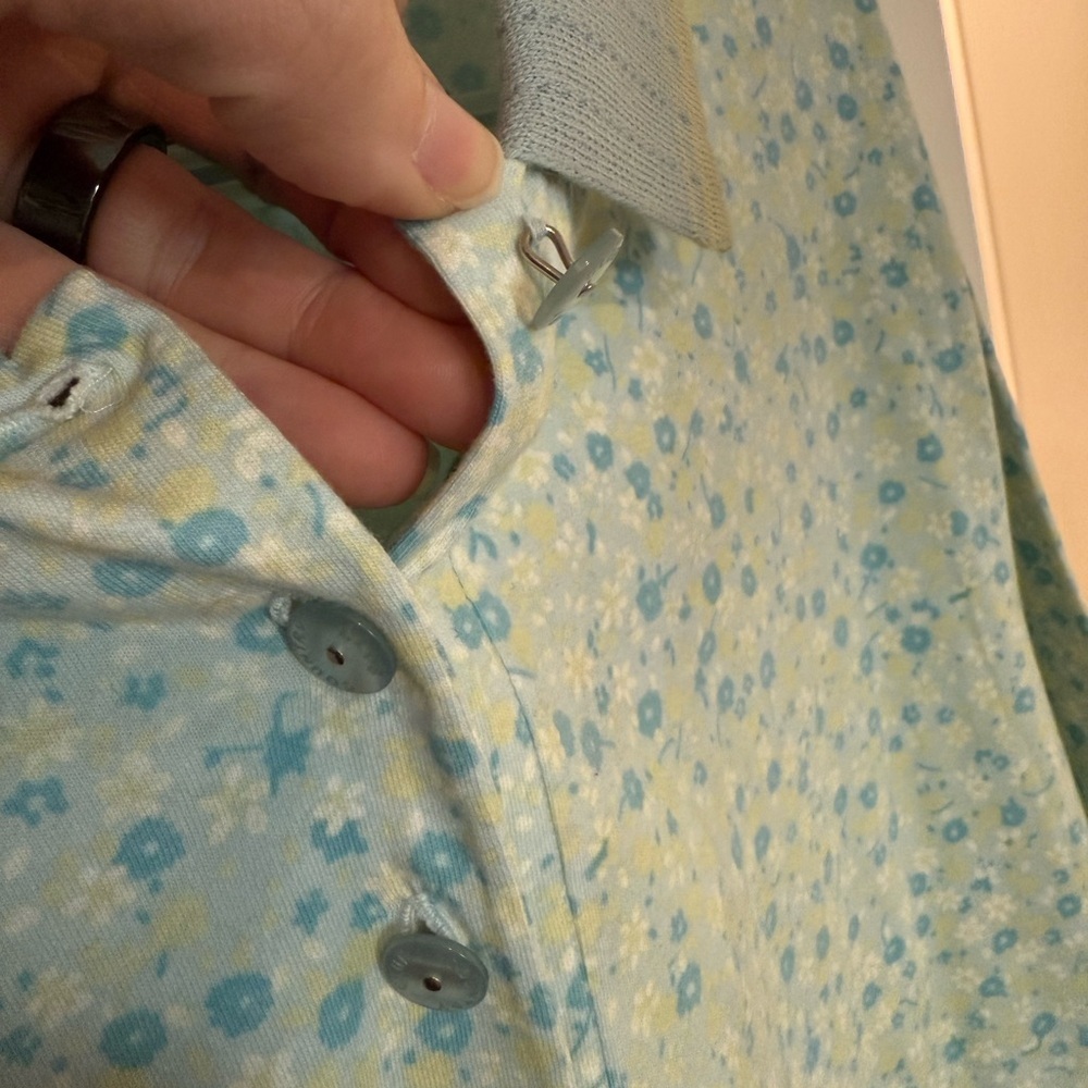 Vintage Koret Country Club Golf Polo with Blue and Yellow flowers - Picture 5 of 9